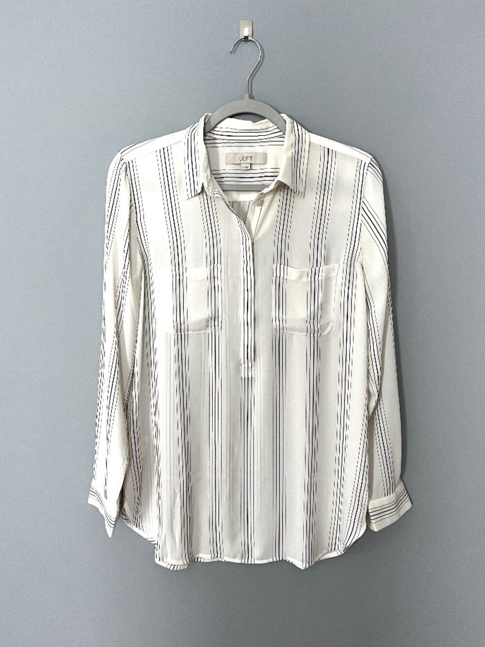 LOFT Button Shirt (Off White) S